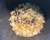Foto del paso 2 de la receta: Económico y rápido arroz de atún y mejillones en lata con Olla GM H