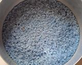 A picture of step 3 of Butterfly Pea Flower Samak Rice.