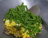 Foto langkah ke 3 dari resep Tumis Buncis Jagung Manis.
