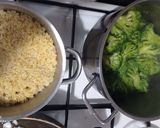 Rakott brokkoli medvehagymával recept fázis 1 fotója