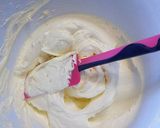 A picture of step 6 of Victorian sponge cake.