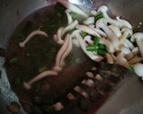 Foto langkah ke 3 dari resep Pad krapow Jamur Shimeji.