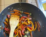 Foto del paso 3 de la receta: Salteado colorido con arroz con curry🥦🥕🫑 💛