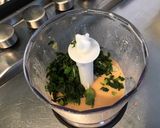 Une image de l'étape 4 de Sauce salade à la menthe fraîche,moutarde de Bourgogne et pomelo rouge.