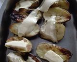 Foto del paso 5 de la receta: Pollo con miel y mostaza a las brasas con ensalada