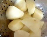 A picture of step 1 of Greek Chicken & Potatoes 😊#mainmeal.