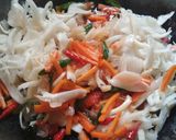 Foto langkah ke 5 dari resep Tumis jamur tiram.