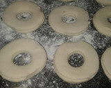 Foto del paso 2 de la receta: Rosquitas caseras y bolitas