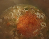 Foto del paso 4 de la receta: Fideos con calamares y langostinos