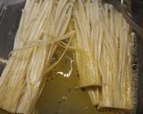 Foto langkah ke 2 dari resep Jamur Enoki Crispy.