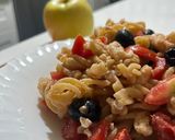 Foto del passaggio 2 della ricetta Pasta di ceci con pomodorini, olive nere e feta