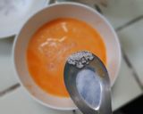 รูปขั้นตอนการทำที่ 1 ของ ข้าวไข่ข้นซอสต้มยำไมโครเวฟ