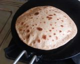 A picture of step 3 of Sattu paratha.