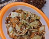 Foto langkah ke 4 dari resep Tumis Kol Ayam Sehat untuk Hari Gizi.