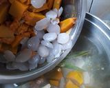 Foto langkah ke 3 dari resep Kolak Labu Kuning dan Kolang Kaling Aroma Jahe #Ketopad.