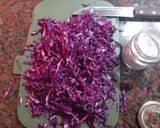 Foto del paso 2 de la receta: Ensalada de repollo con ajo