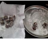 A picture of step 4 of Jeera Goli.