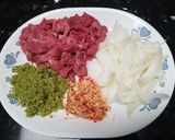 Hình bước làm 1 của món Thịt Bò Xào Sả Cay