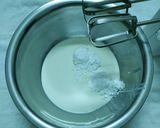 A picture of step 7 of Mango Bavarios.