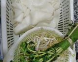 Hình bước làm 5 của món Cơm nhà với cá lăng nấu măng chua và cá lăng kho tộ