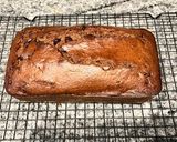Foto langkah ke 6 dari resep Chocolate Chips Syrup Cake.