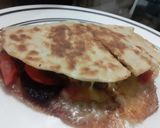 Foto del paso 9 de la receta: 🌮🌯Rapidita o Wrap con hamburguesa de Atún, remolachas y zanahorias salteadas tocineta y queso!!!
