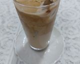 A picture of step 4 of Eggless Coffee dalgono cake with dalgona cold coffee.