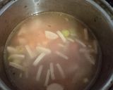 Foto langkah ke 4 dari resep Sop Merah Sosis.