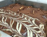 A picture of step 4 of Marble and bounty fudge brownies.