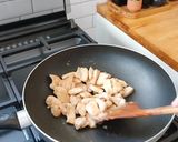 Foto langkah ke 3 dari resep Tumis Ayam Buncis.