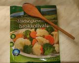 Brokkolis zöldségkeverék leves recept fázis 2 fotója