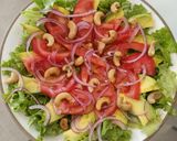 Foto del paso 3 de la receta: Ensalada de lechuga y tomate recargada