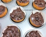 Foto langkah ke 5 dari resep Muffin Coklat, No Mixer.