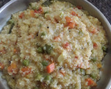 கோதுமை ரவா கிச்சடி ரெசிபி ஸ்டேப் 3 புகைப்படம்