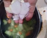 Foto langkah ke 2 dari resep Bening Bayam Wortel Labu Siam.