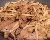 A picture of step 7 of Savory Pork Rolls with Two Kinds of Mushrooms.