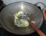 Foto langkah ke 2 dari resep Tumis kangkung #berburucelemekemas#resolusi2019.