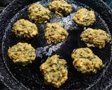 Foto del paso 5 de la receta: Bocadillos de acelga con soja al horno