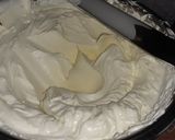 A picture of step 2 of Emoji Rasmalai Cake.