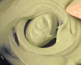 A picture of step 3 of Palak khandvi.
