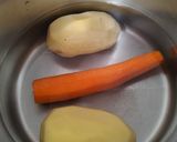 Foto del paso 1 de la receta Ensaladilla rusa de gambón