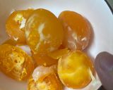 Hình bước làm 2 của món Da ếch lắc trứng muối