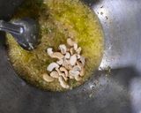 લીલી હળદર અને લીલા વટાણા નું શાક (Lili Haldar Lila Vatana Shak Recipe In Gujarati) રેસીપી સ્ટેપ2ફોટો