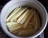 Foto langkah ke 5 dari resep Lepet Jagung Manis.
