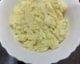 A picture of step 4 of Holi Special Khoya Stuffed Gujiya.