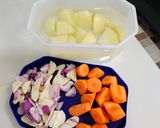 Foto langkah ke 2 dari resep Ayam kecap dengan sayuran.