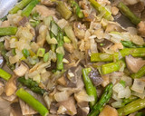 Foto del paso 4 de la receta: Quinoa con setas y espárragos