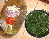 Foto langkah ke 2 dari resep Oseng Daun Pepaya.