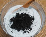 Foto langkah ke 5 dari resep Cookies N Cream Ice Cream.