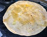 A picture of step 4 of Alu paratha.